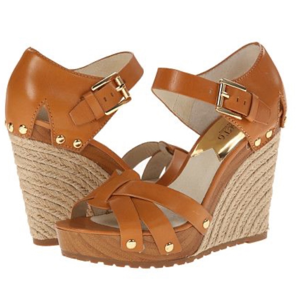 Michael Kors Somerly wedge in peanut.